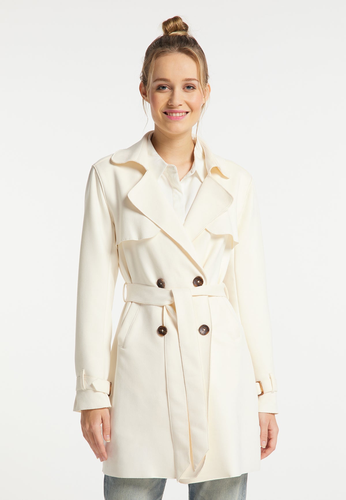 DreiMaster Vintage Women's Mantel