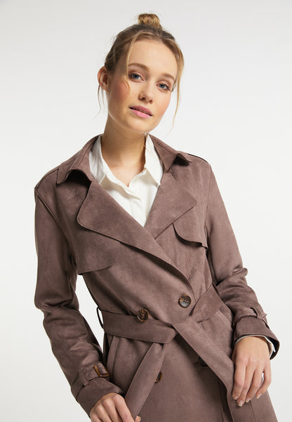 DreiMaster Vintage Women's Mantel