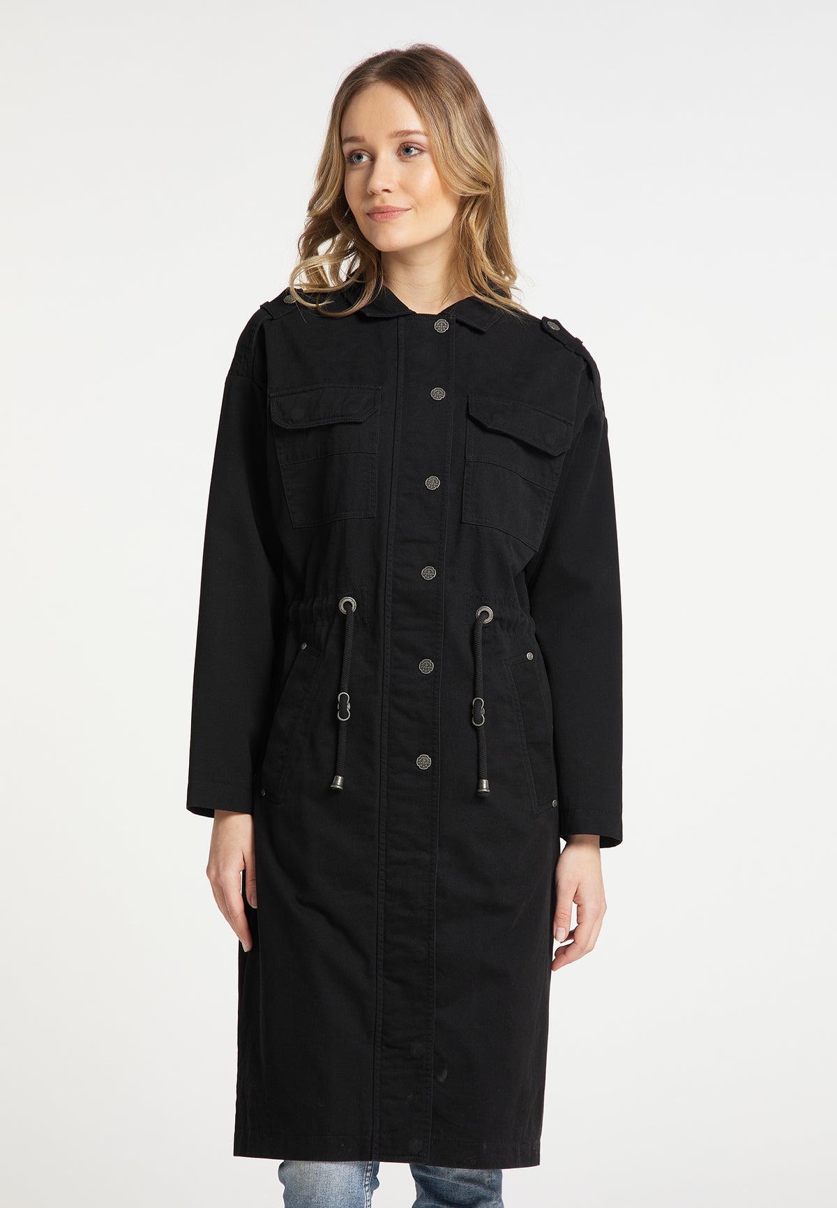 DreiMaster Vintage Women's Mantel