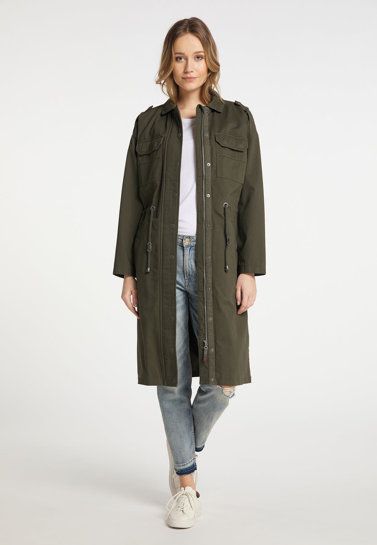 DreiMaster Vintage Women's Mantel