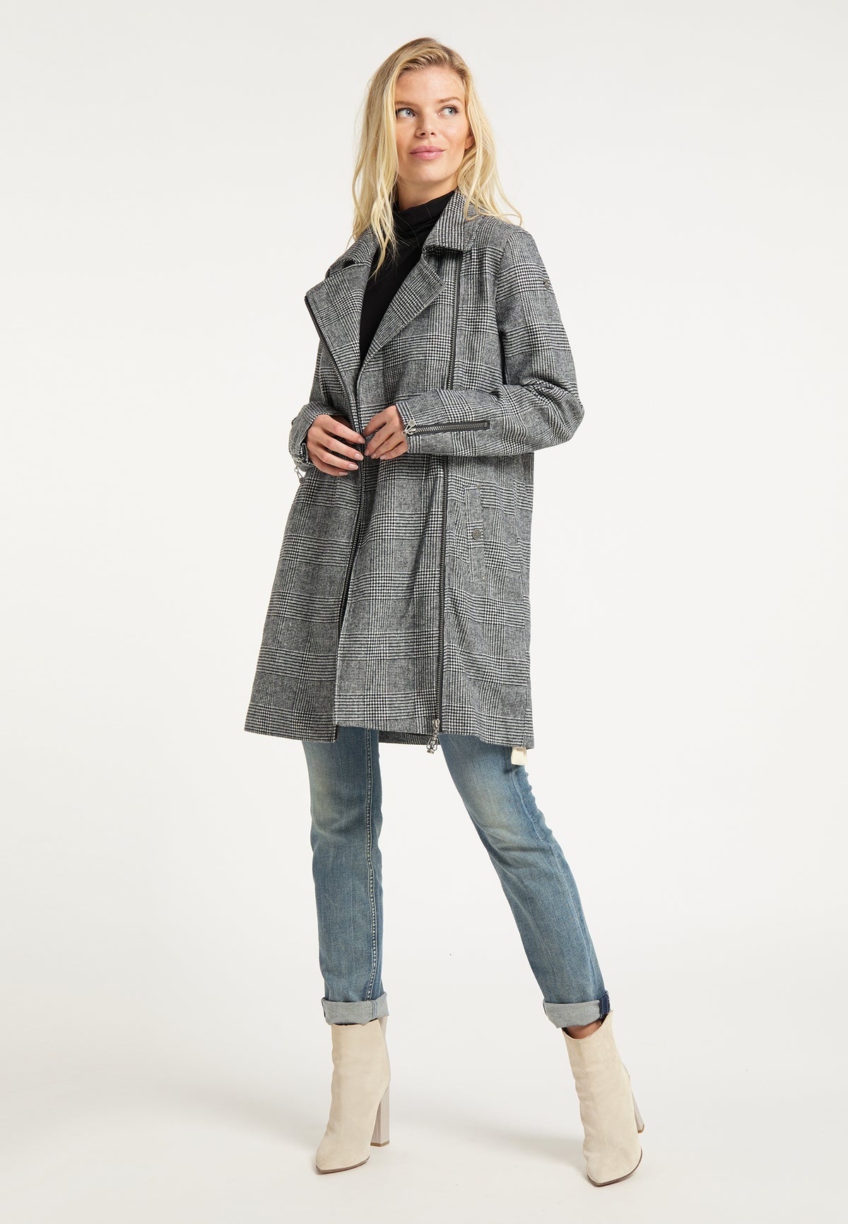 DreiMaster Vintage Women's Mantel