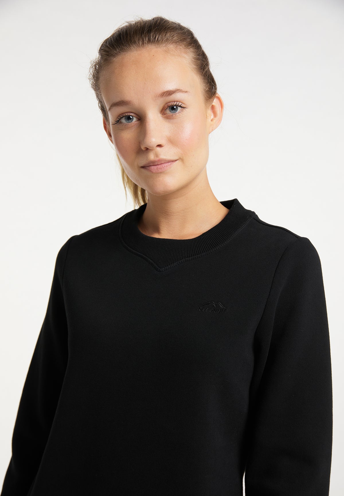 ICEBOUND Women's Sweater