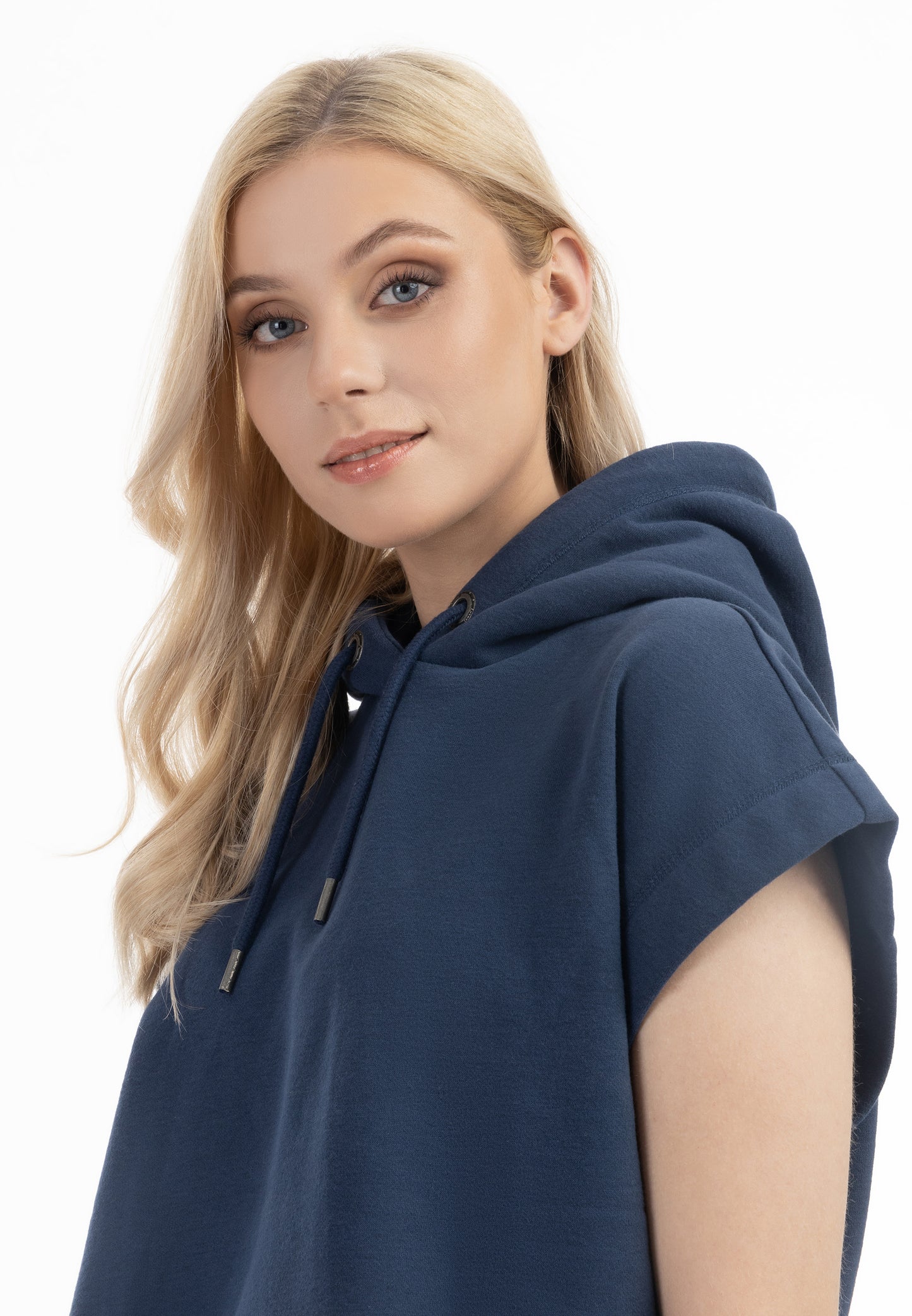Krój oversize, bluza dresowa