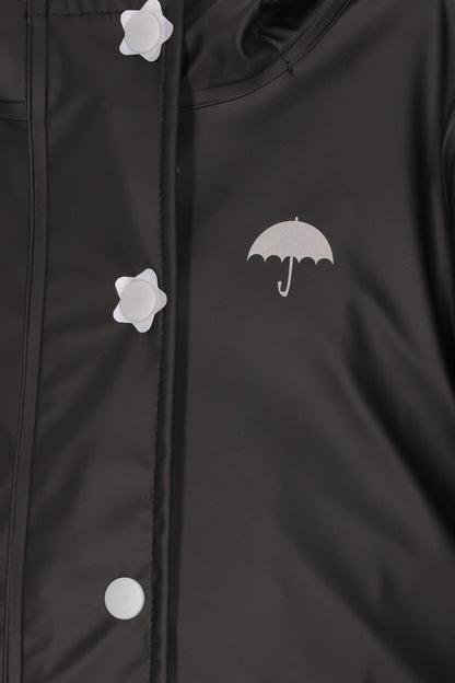 Schmuddelwedda Regenjacke aus recyceltem Material gefertigt