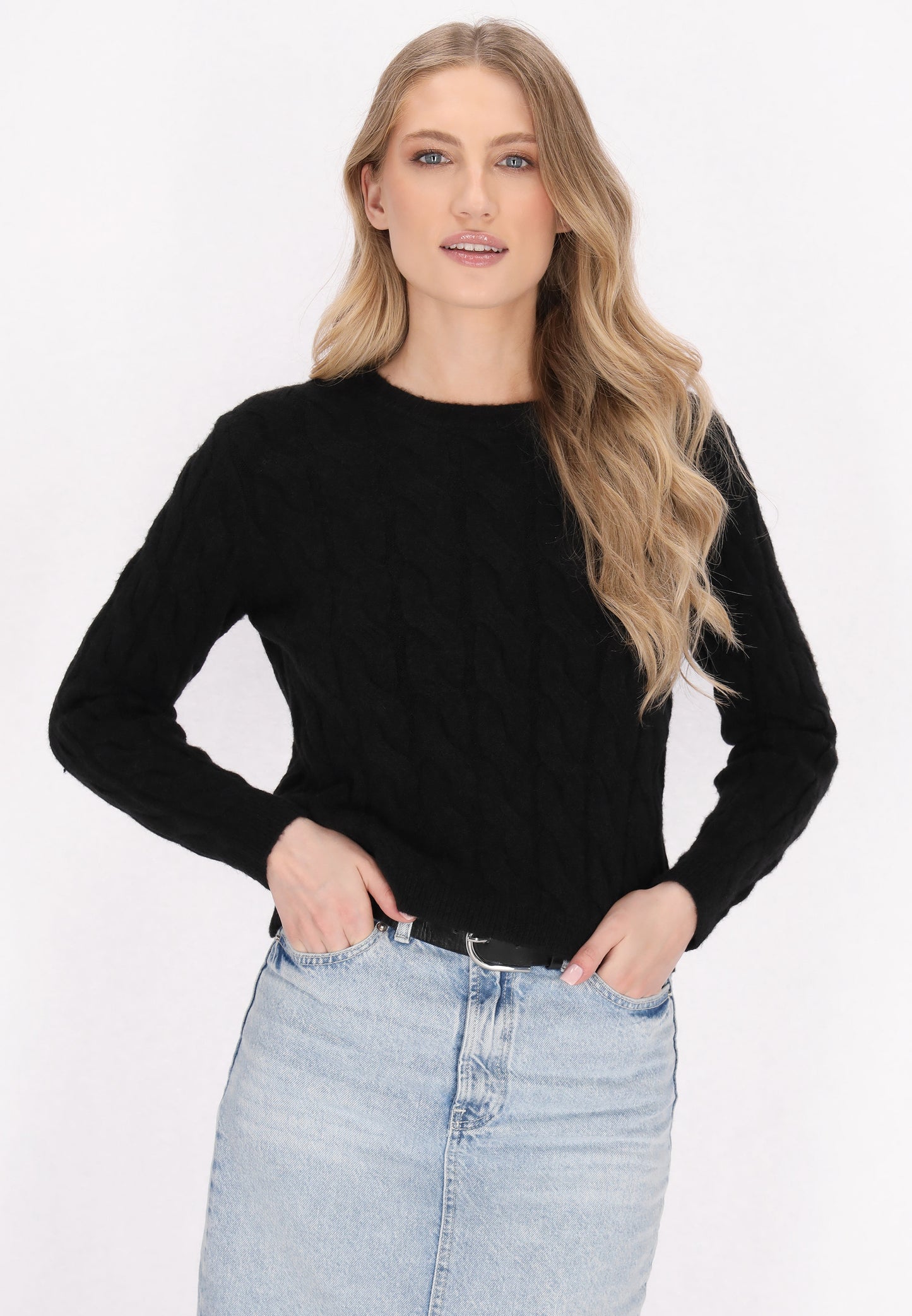 Sweter wkładany przez głowę