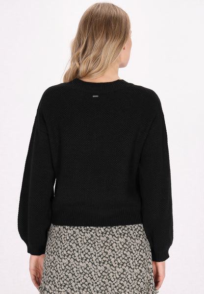 Sweter wkładany przez głowę