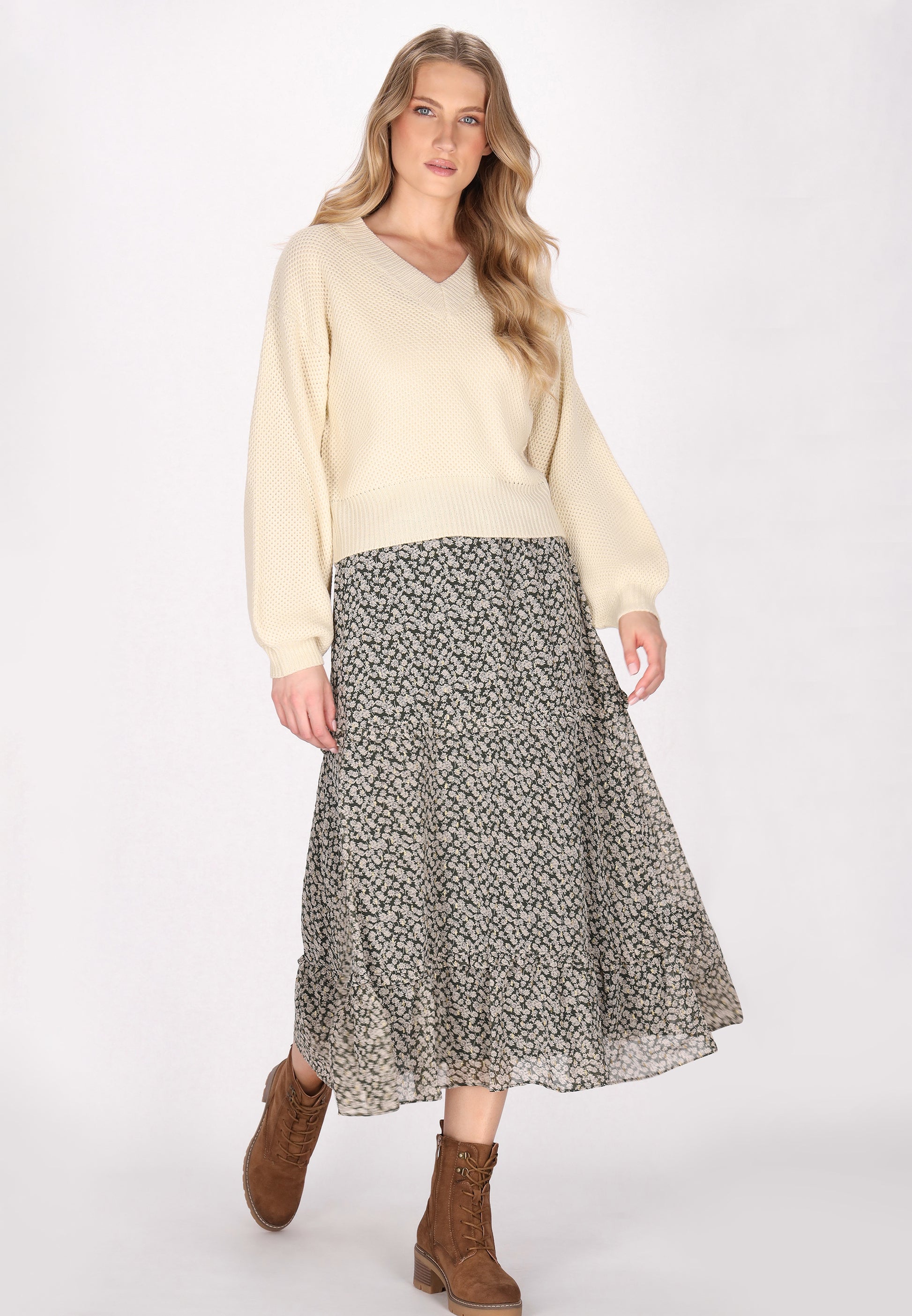 Sweter wkładany przez głowę
