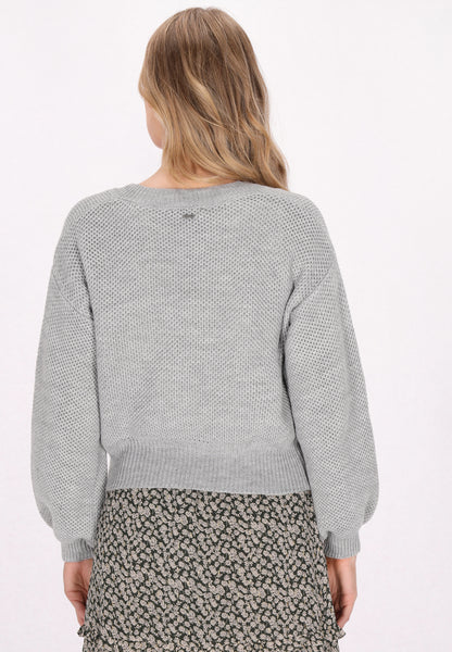 Sweter wkładany przez głowę