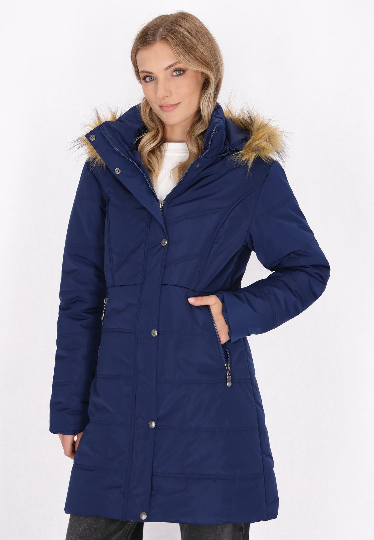 DreiMaster Vintage Women's Mantel