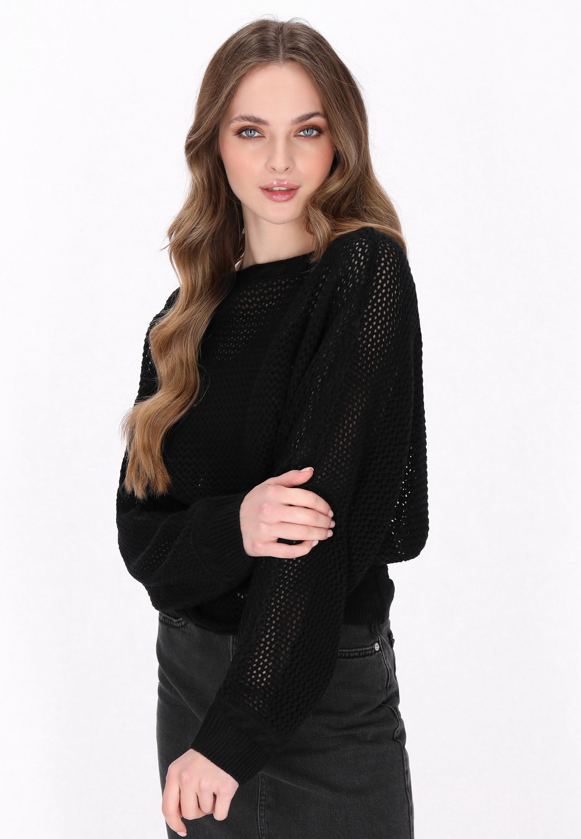 sweter wkładany przez głowę