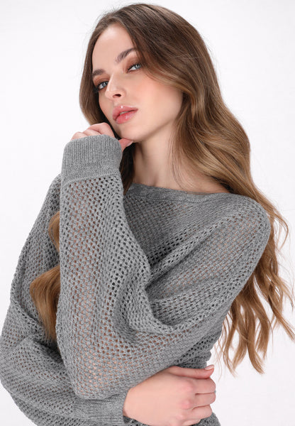 sweter wkładany przez głowę
