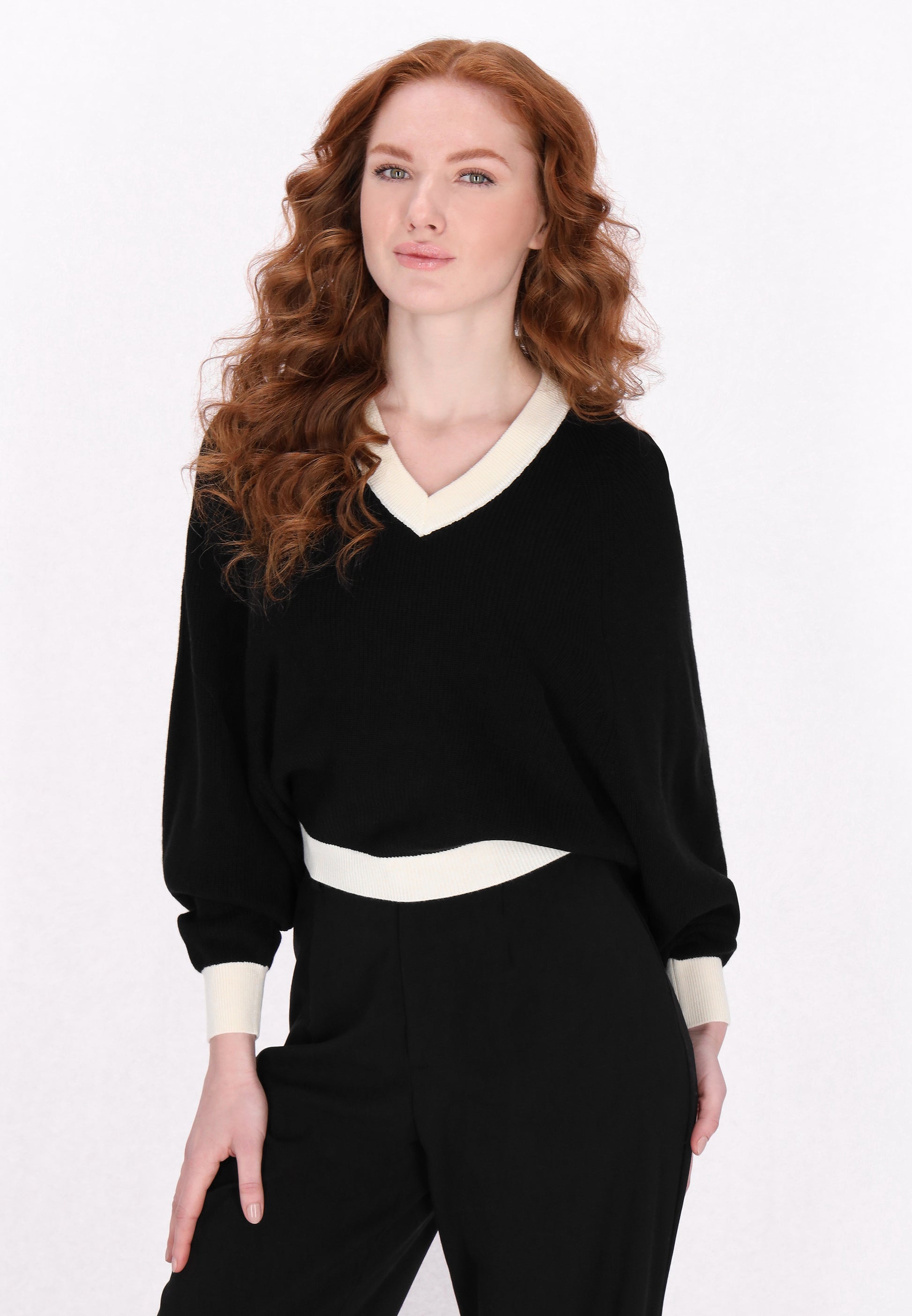 sweter wkładany przez głowę